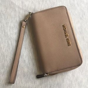 MK wristlet